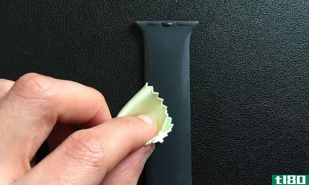 Cleaning Apple Watch band