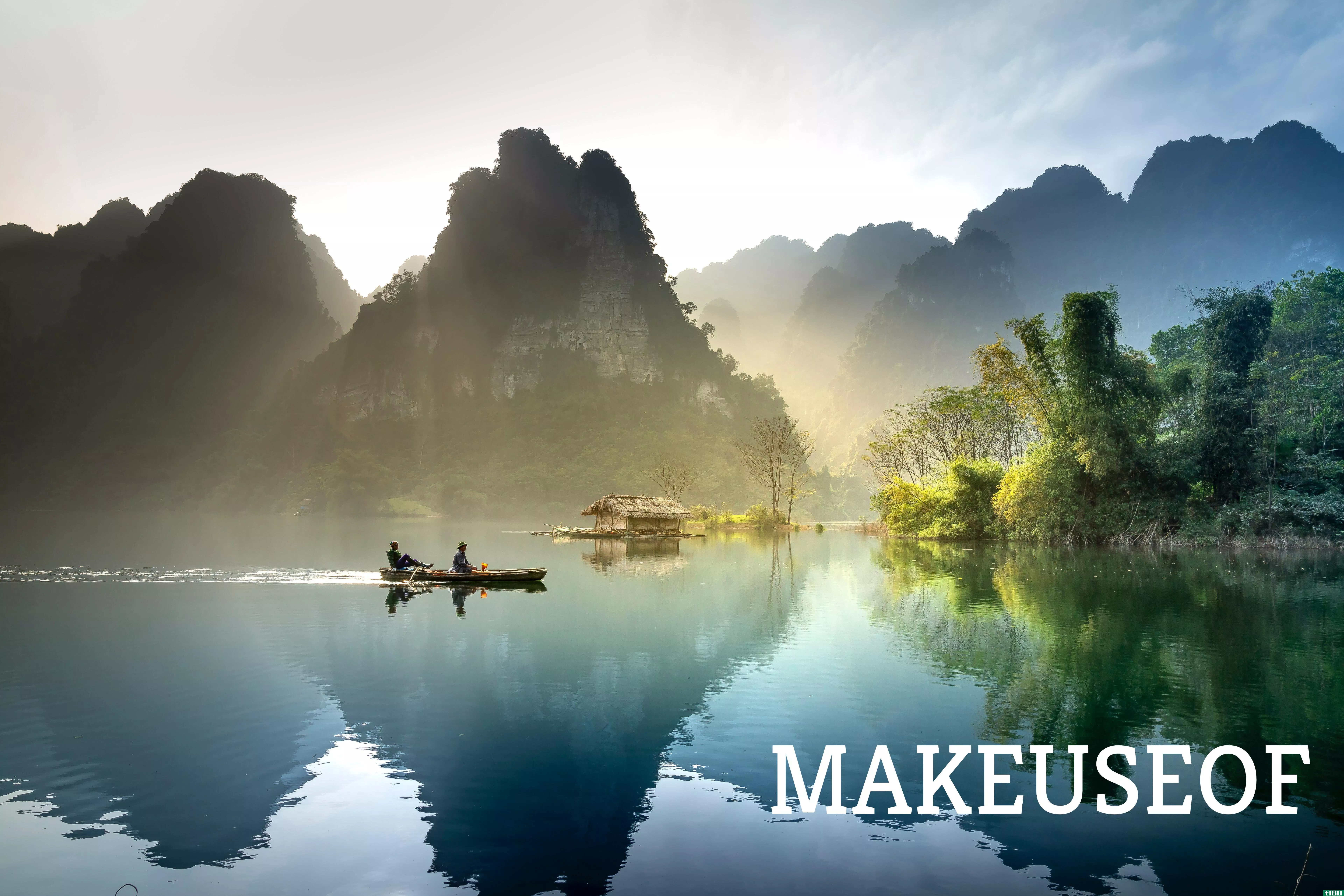 Landscape image with MakeUseOf watermark