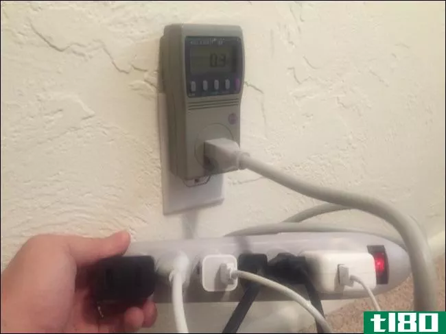 测试：当你不使用充电器时，你应该拔掉它们吗？