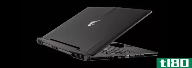 aorus x7游戏笔记本电脑有两个GPU，厚度不到一英寸