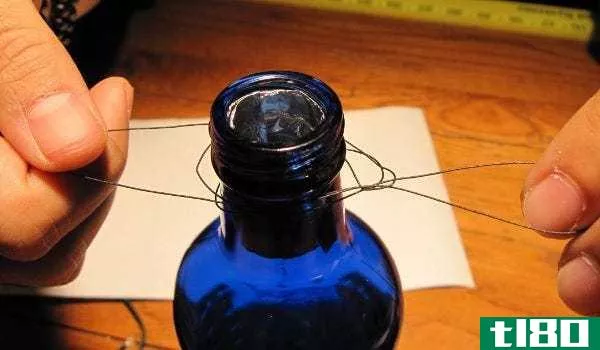 用旧瓶子创造你自己的极客led假日灯
