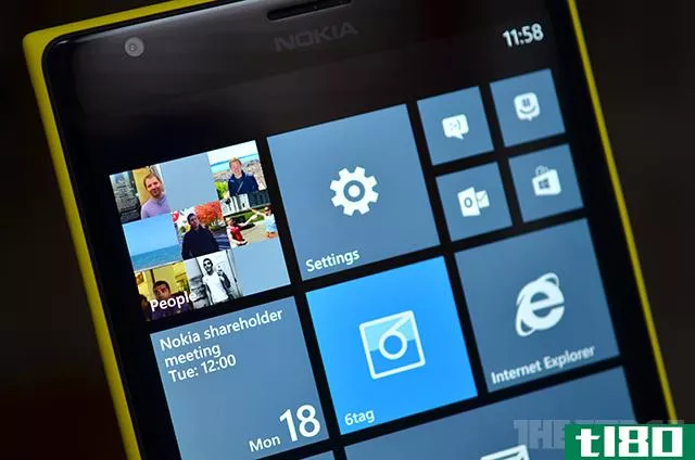 屏幕截图显示windows phone 8.1开始屏幕背景
