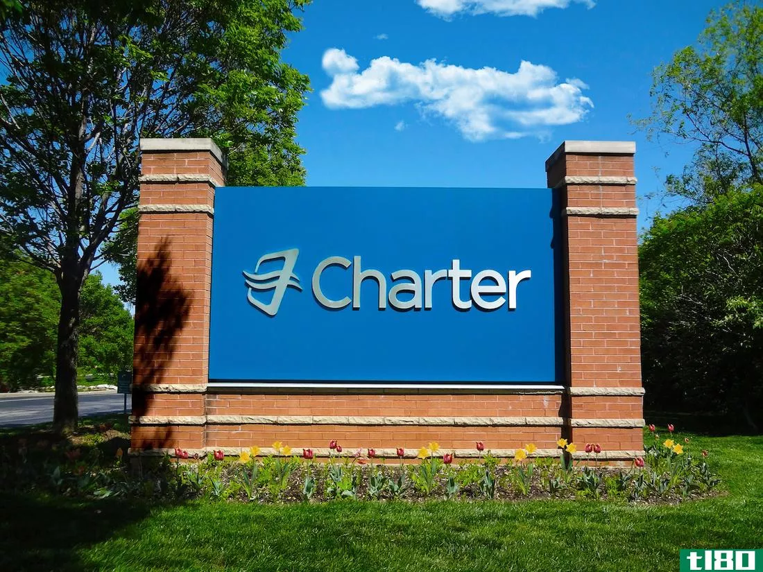 康卡斯特在时代华纳有线电视公司合并前向charter出售140万客户