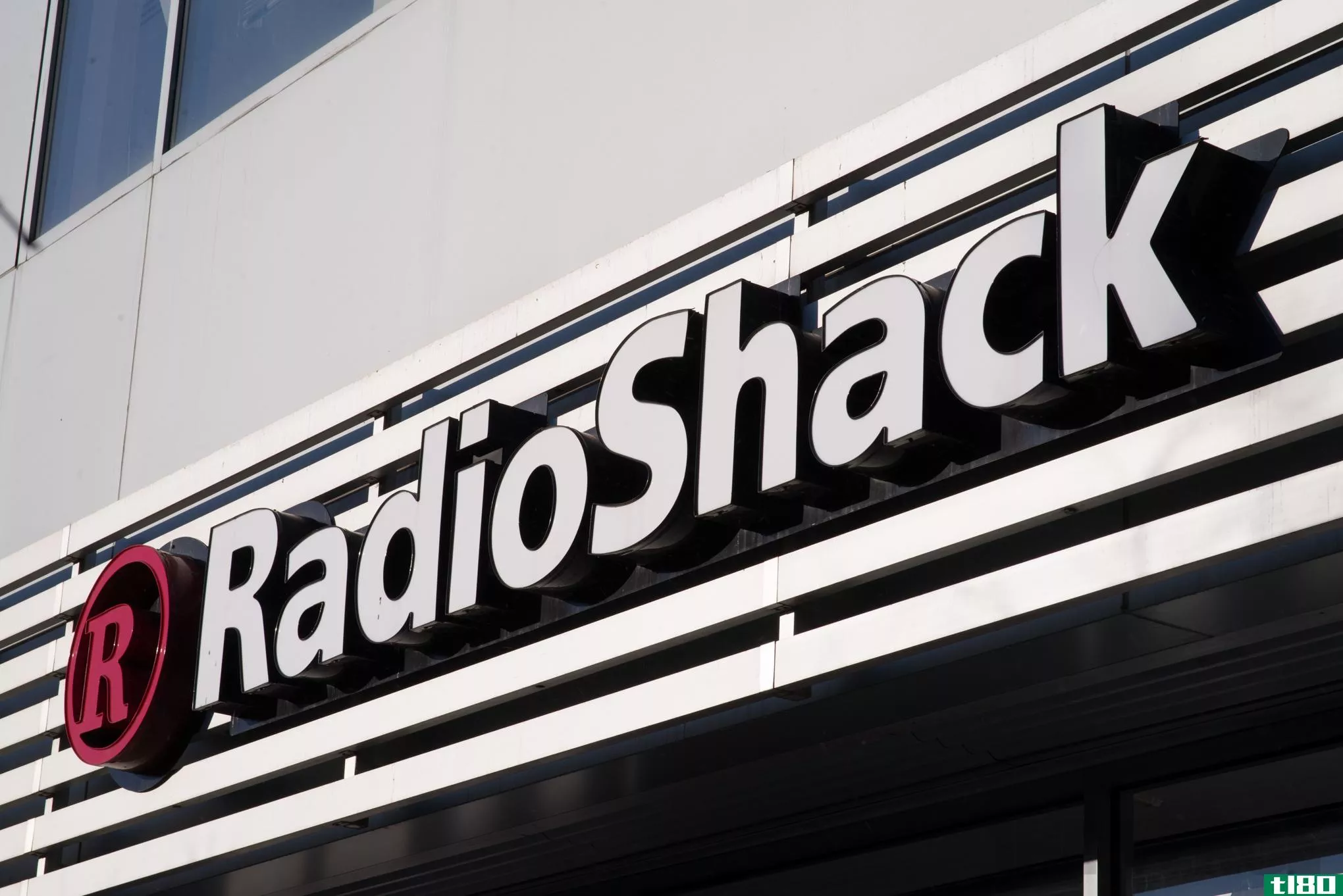 radioshack将关闭1100家商店，是预期的两倍