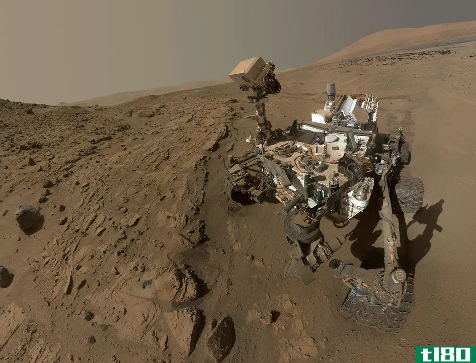 好奇号火星车在这颗红色星球上庆祝它的第一个火星年