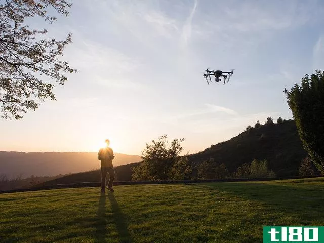 电影制作人请愿联邦航空局让他们用无人机拍摄电影