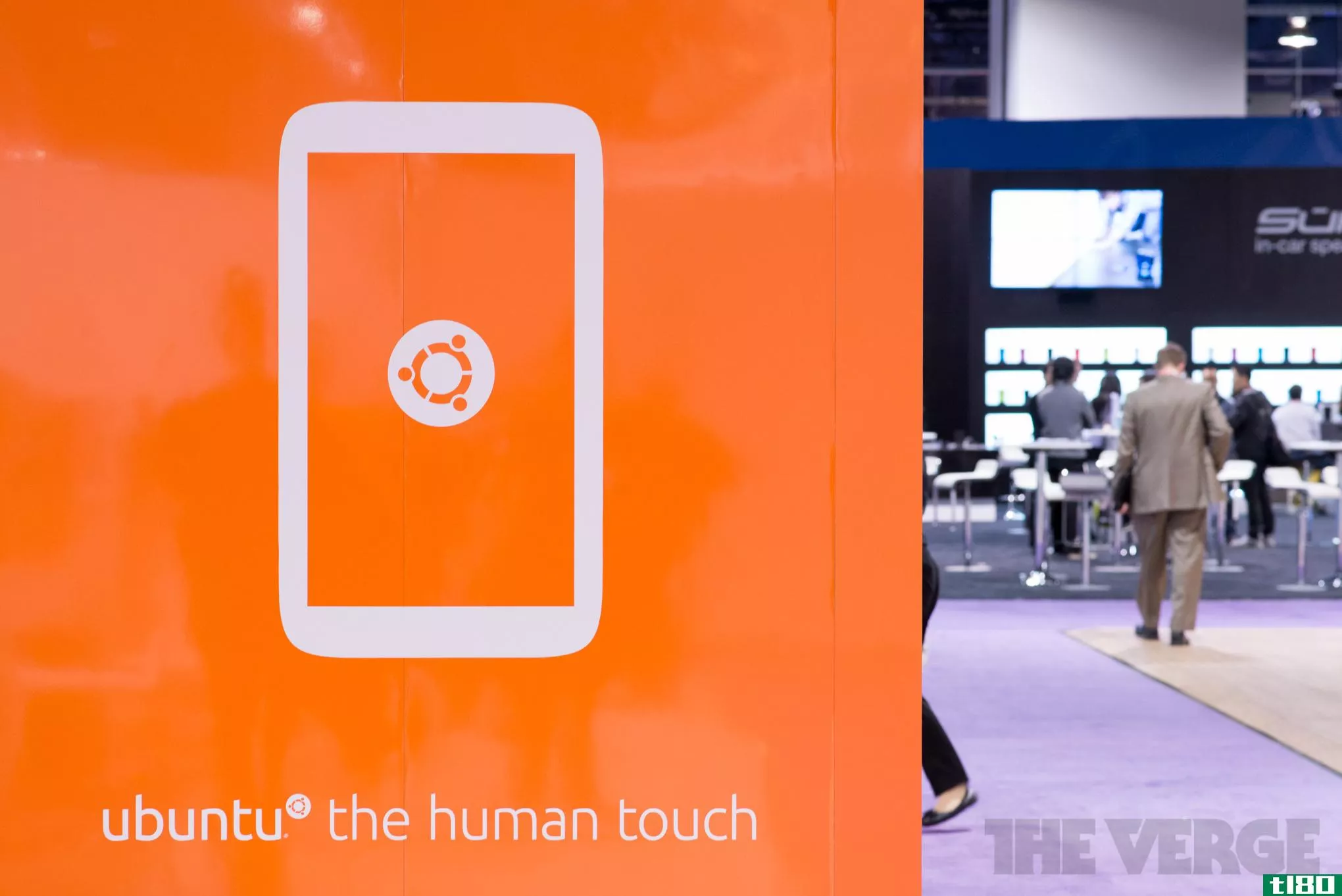 今年首次推出ubuntu智能手机