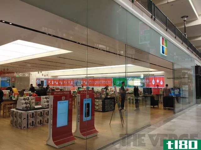 据报道，微软瞄准了苹果标志性的立方体附近的纽约商店
