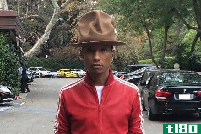 arby's在ebay上以4.4万美元的价格购买了pharrell的帽子