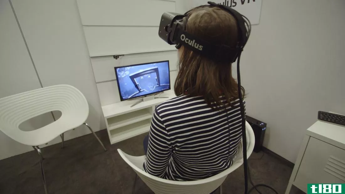 彭博社在oculus rift展示一个虚拟新闻终端
