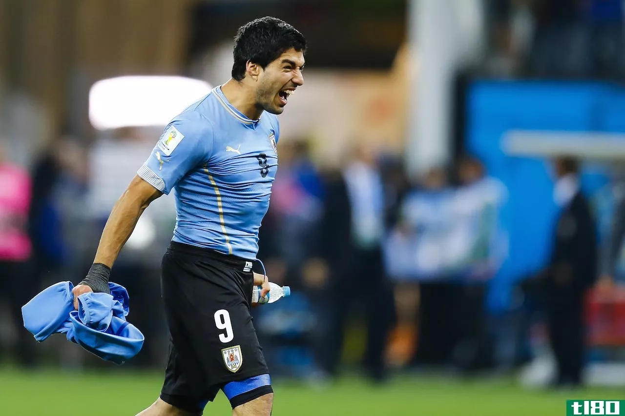 乌拉圭称，被指控咬对手的世界杯球星是photoshop恶作剧的受害者