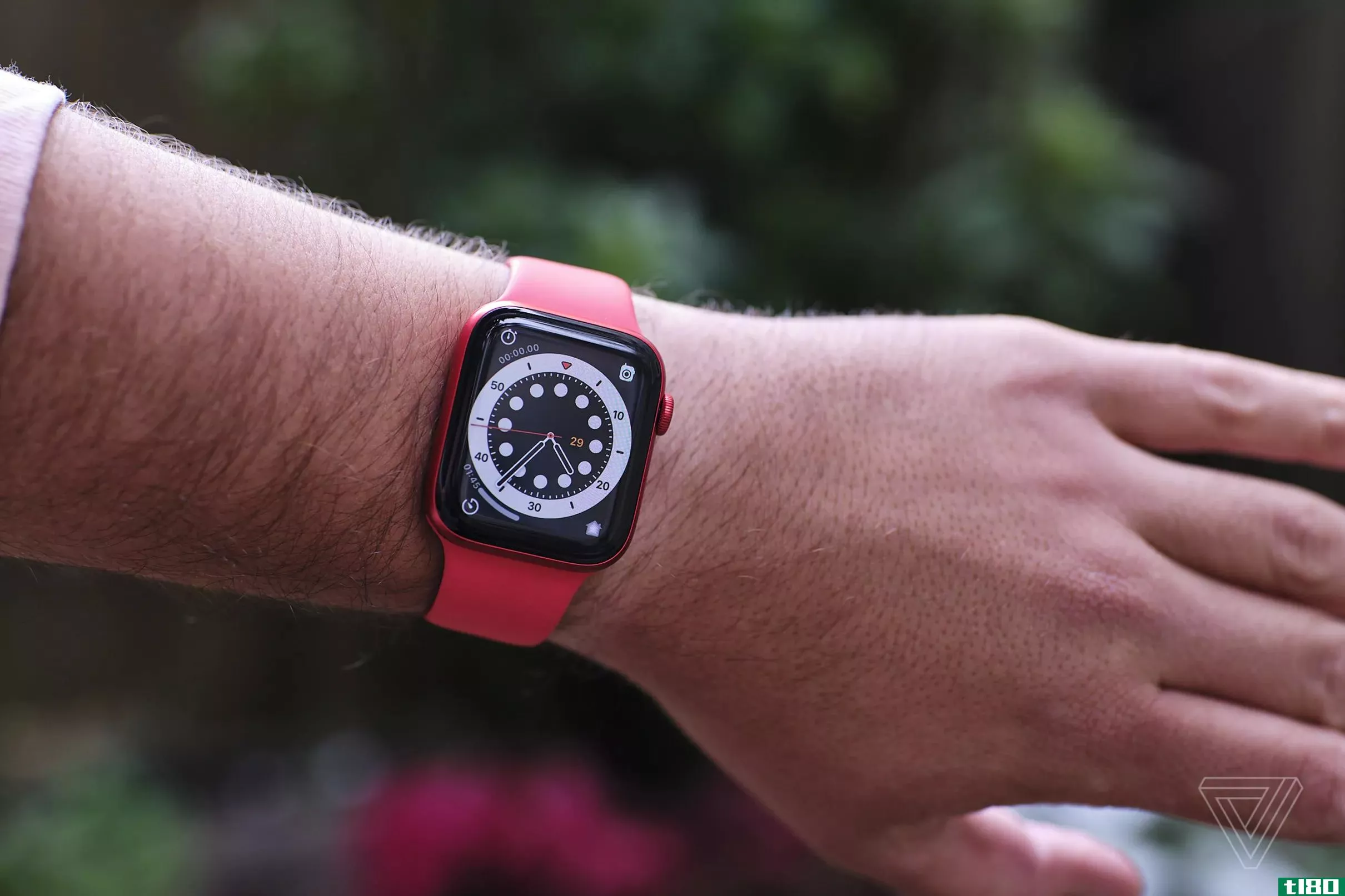 据报道，苹果公司预计最快将于今年推出坚固耐用的智能手表