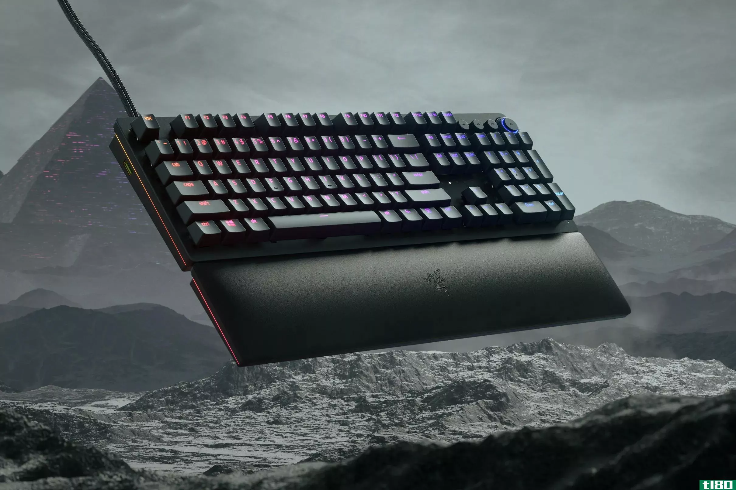razer的huntsman v2模拟键盘是最新一款模拟控制器操纵杆的键盘