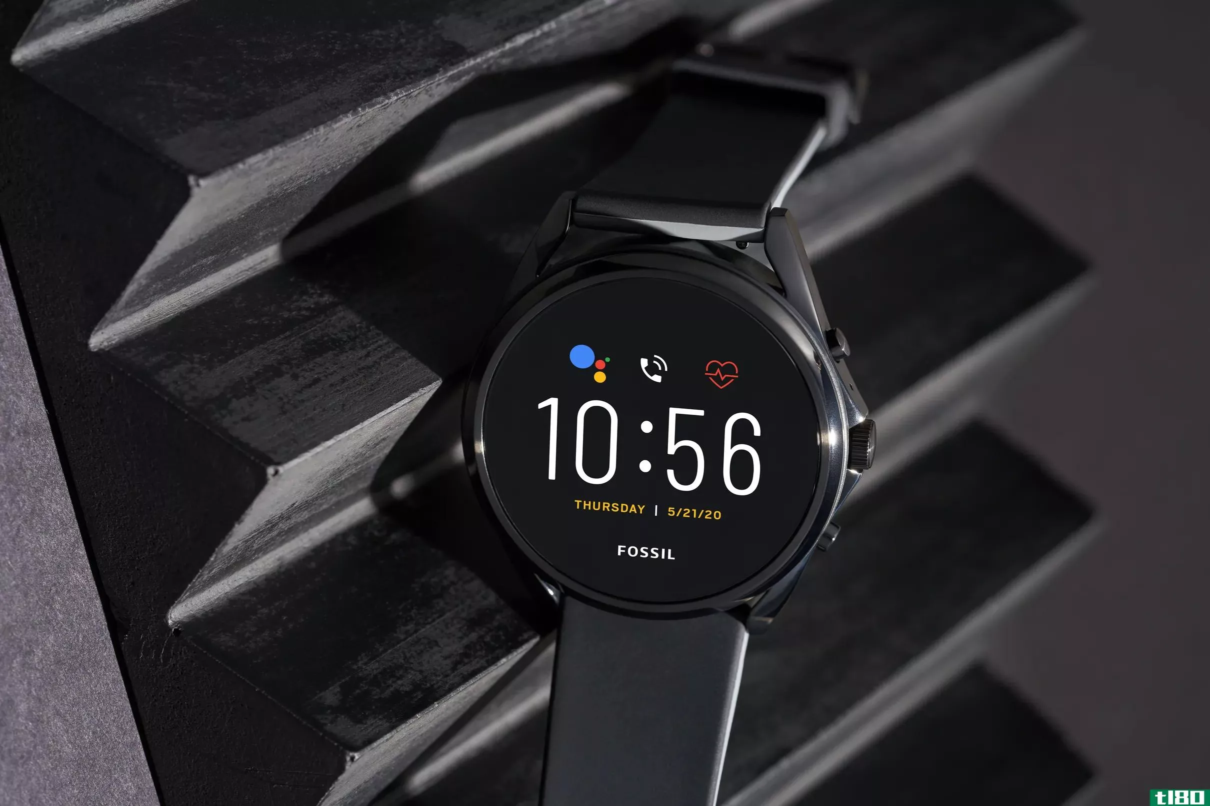 fossil宣布推出第5代lte智能手表，但采用相同的旧处理器