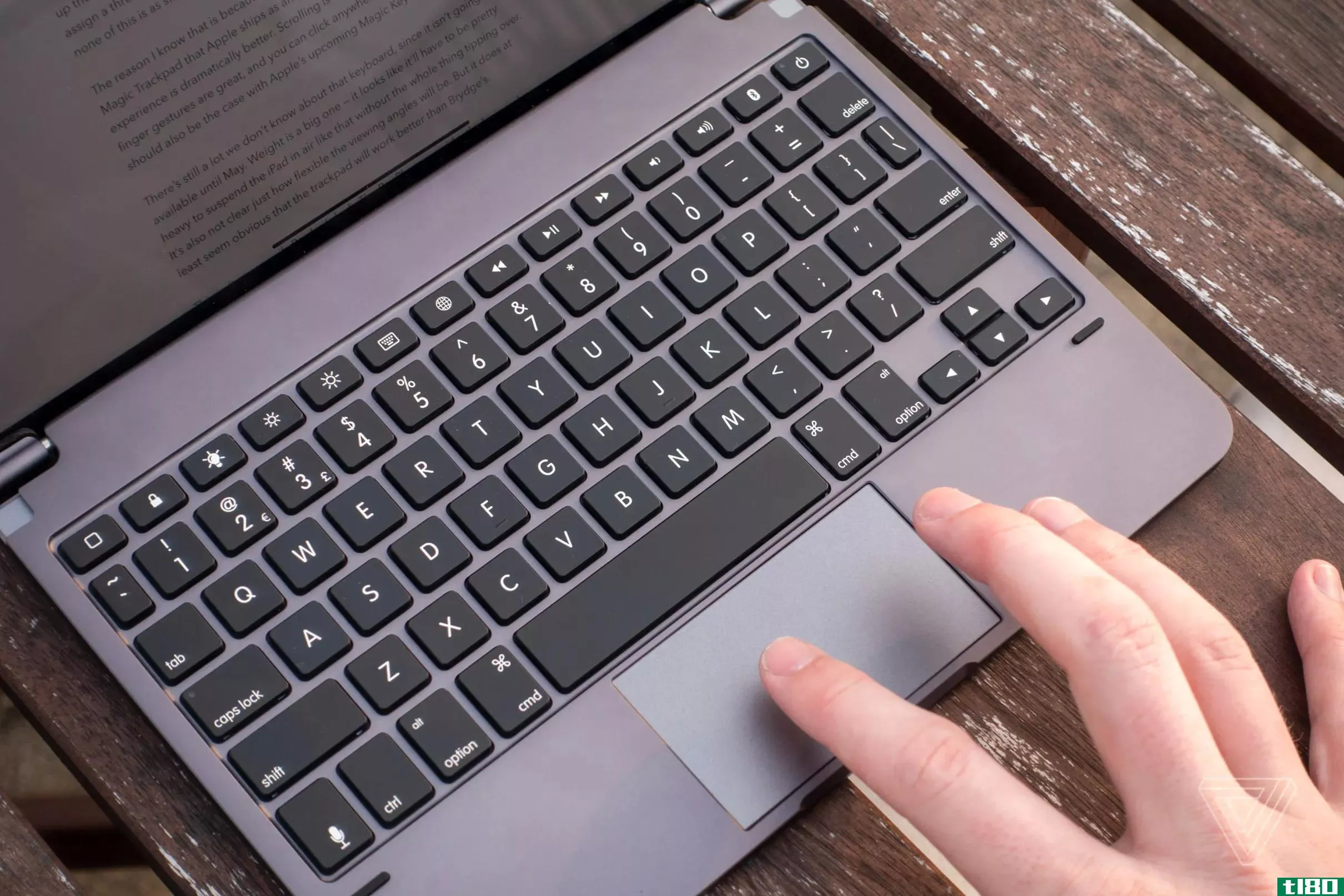 brydge的pro plus ipad键盘通过新固件获得了更好的触控板支持