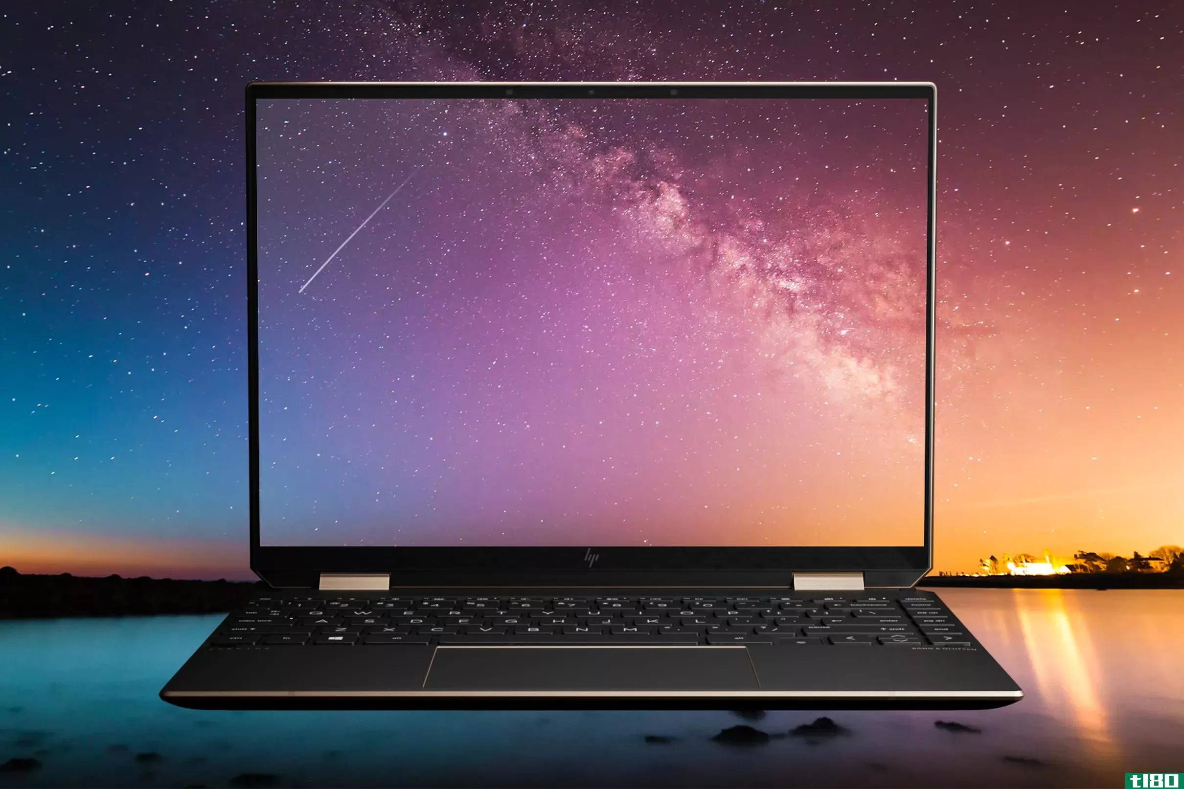 惠普新的幽灵x360 14笔记本电脑有一个3:2的纵横比加上霹雳4端口隐藏在角落里