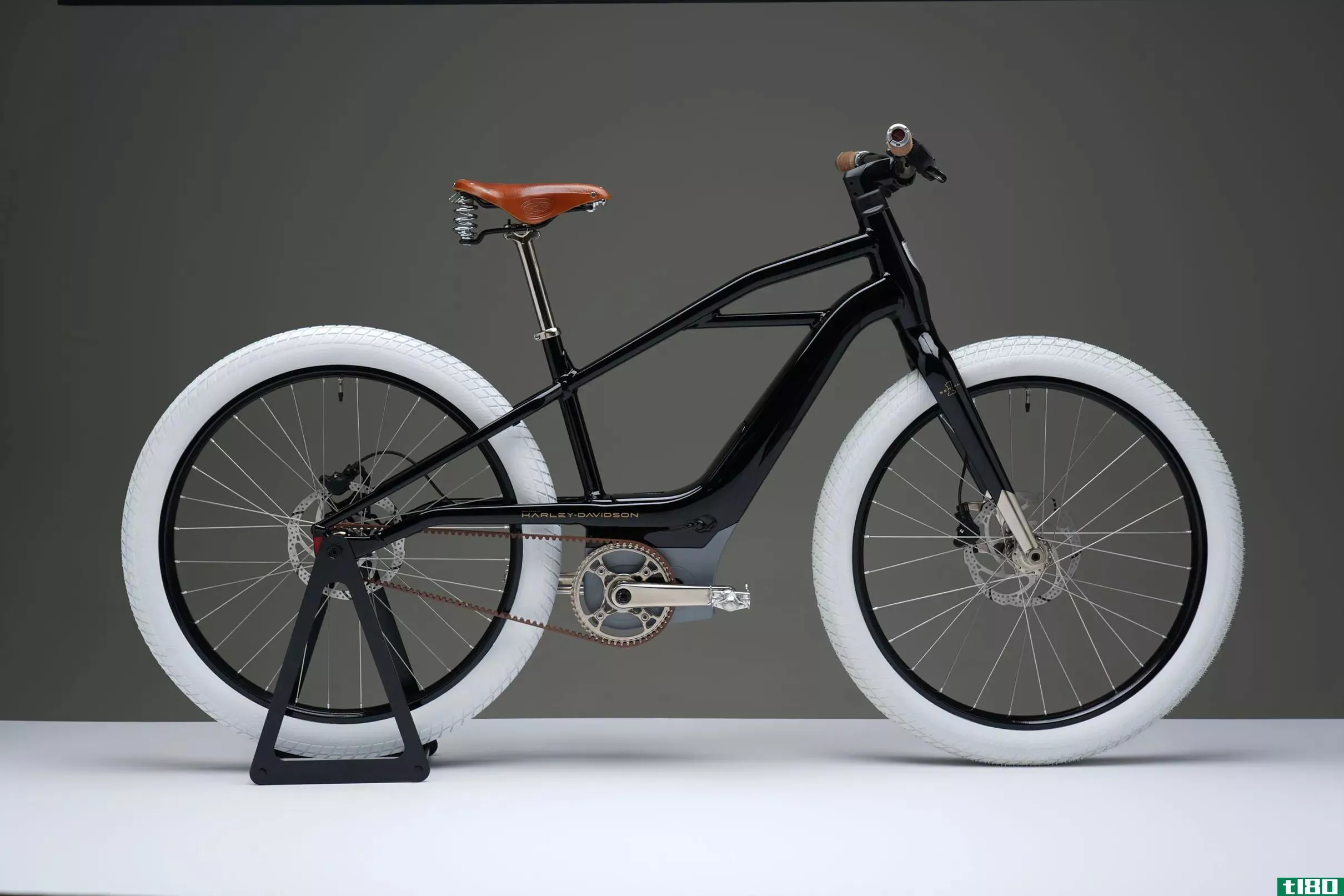 哈雷戴维森推出了一款华丽的新电动自行车，名为serial 1