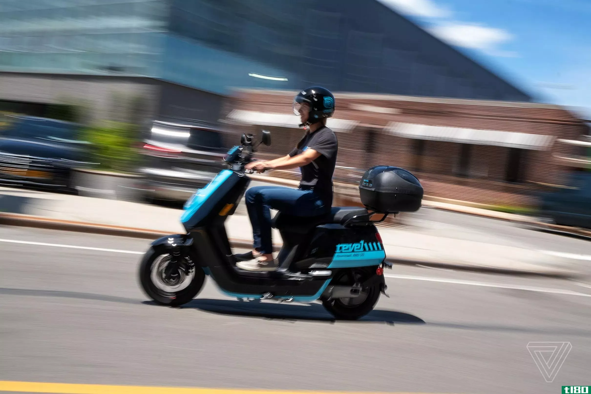 雷电在旧金山推出共享电动轻便摩托车