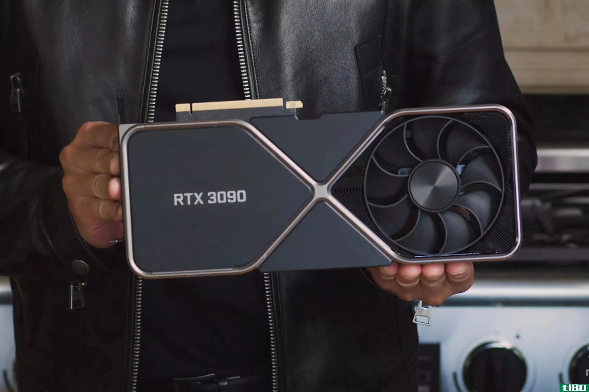 nvidia的新rtx 3090是一款售价1499美元的怪物gpu，专为8k游戏设计