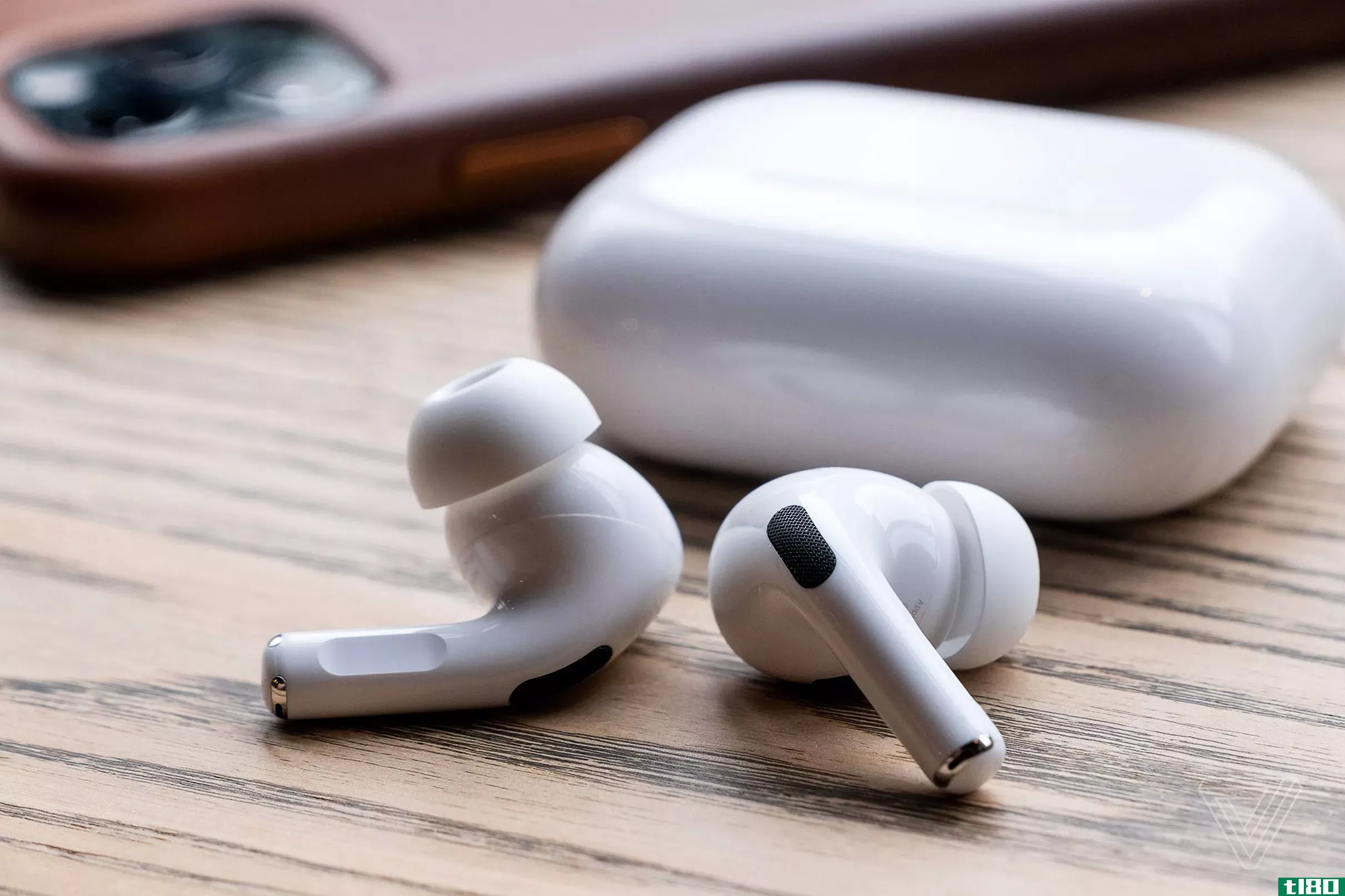 苹果将免费更换airpods pro，以消除错误的噪音、静电或噼啪声