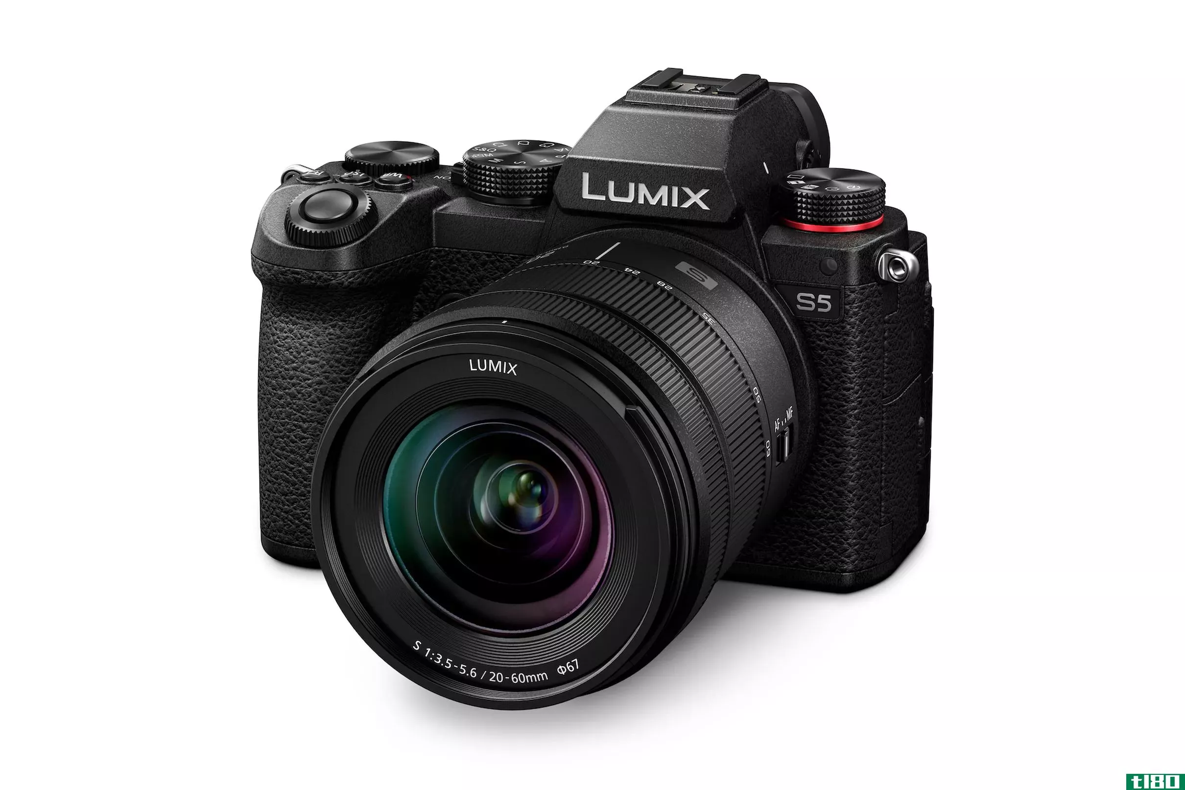 松下的LumixS5是一款更紧凑的全画幅无镜相机