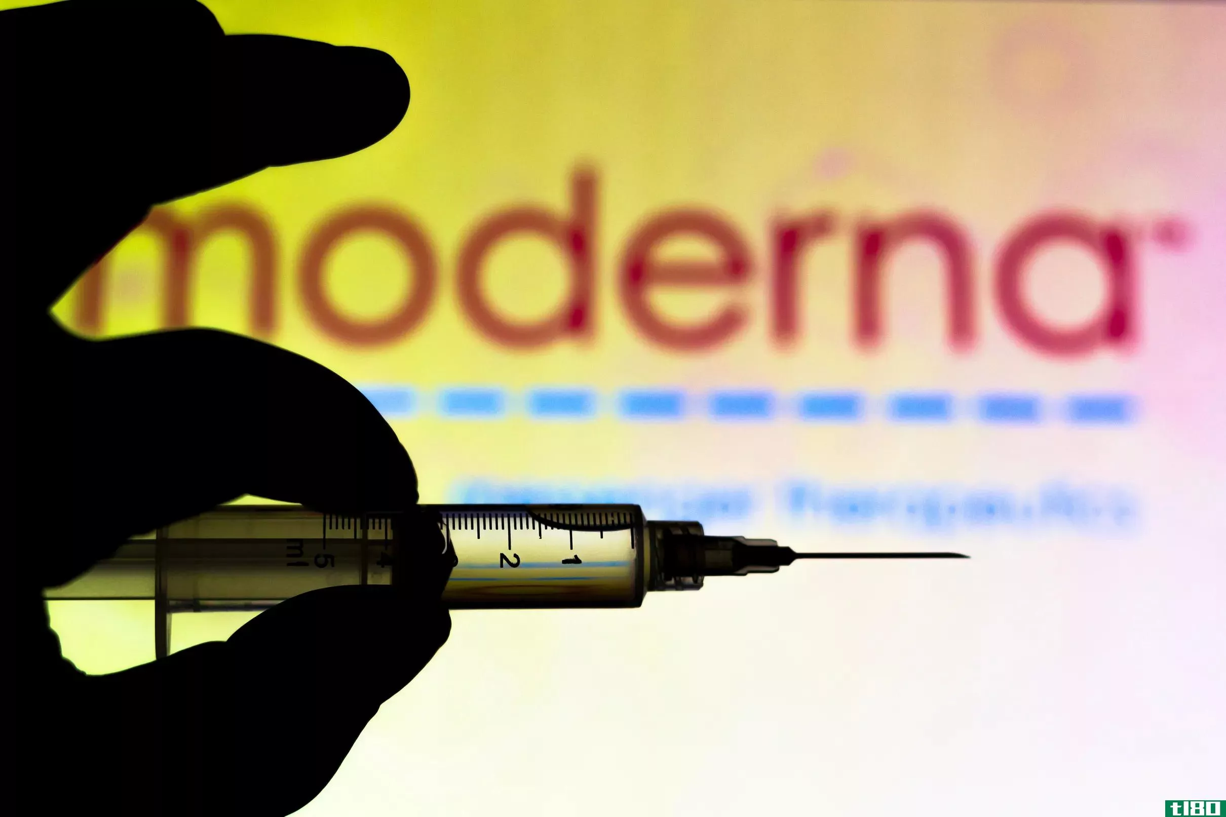 摩德纳说，其covid-19疫苗在早期分析中的有效率为94.5%