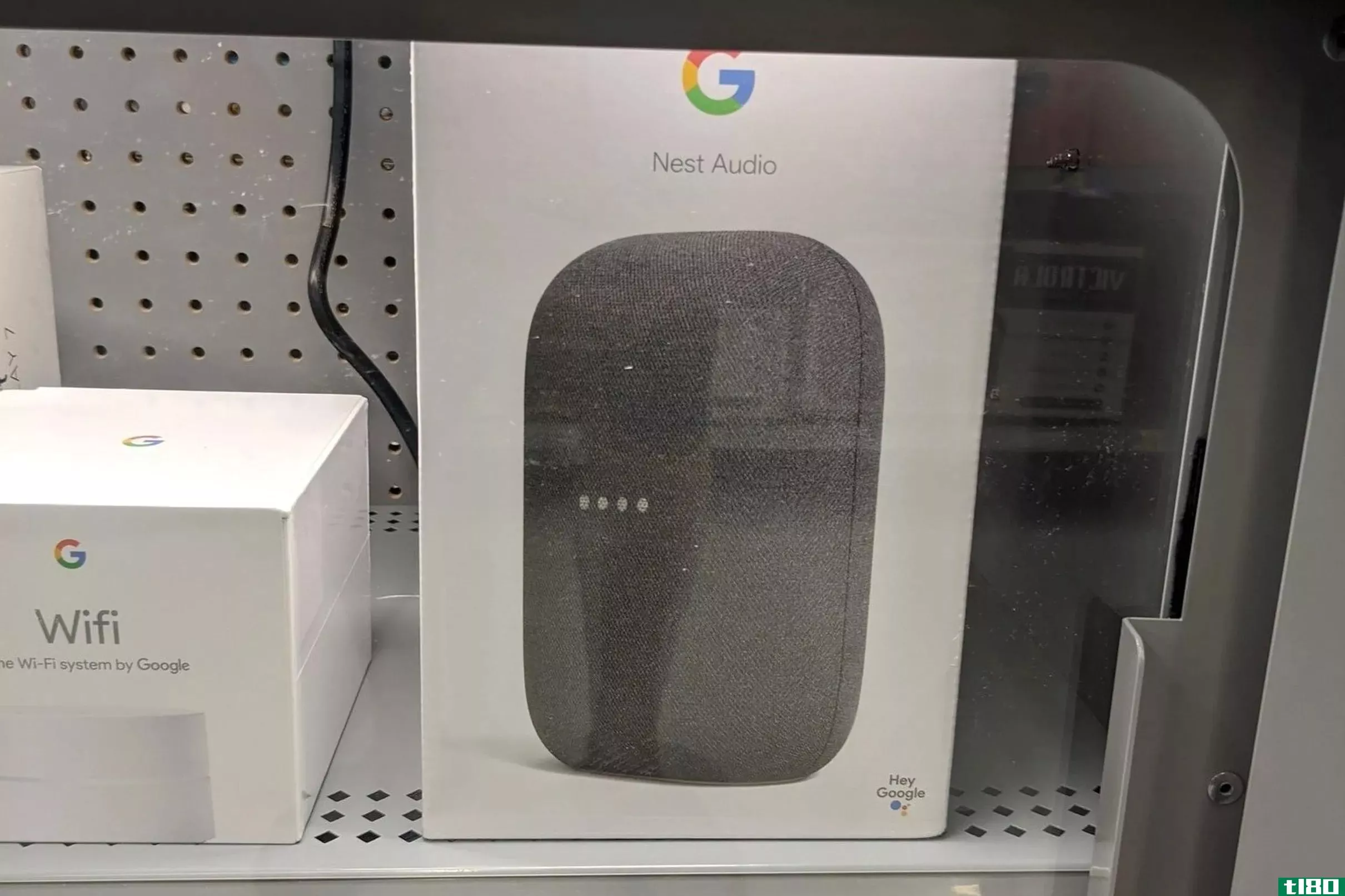 包装谷歌的巢音频智能扬声器和新的chromecast泄漏