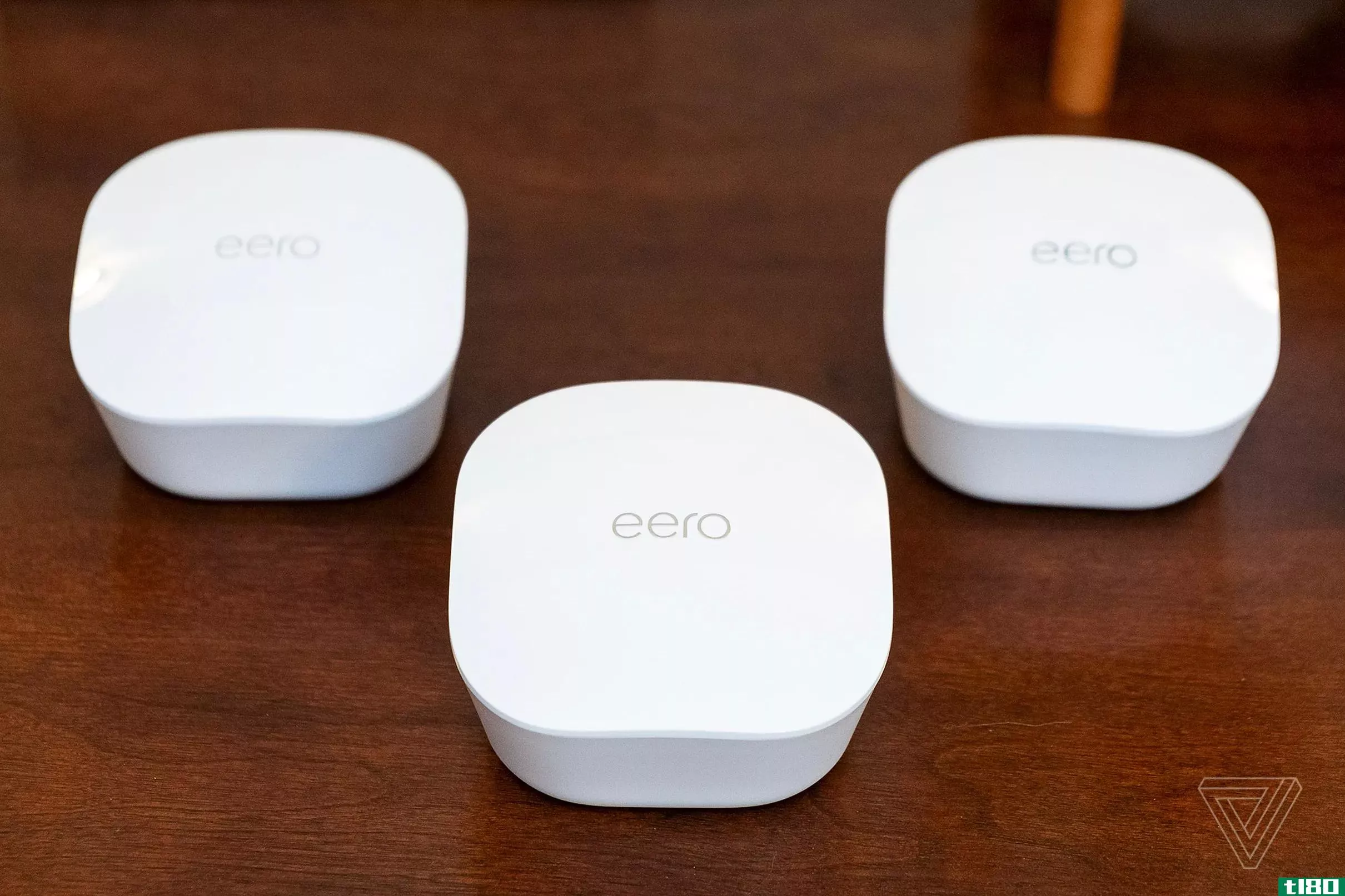 在百思买（bestbuy）和亚马逊（amazon），eero的三组网状wi-fi路由器售价已降至170美元