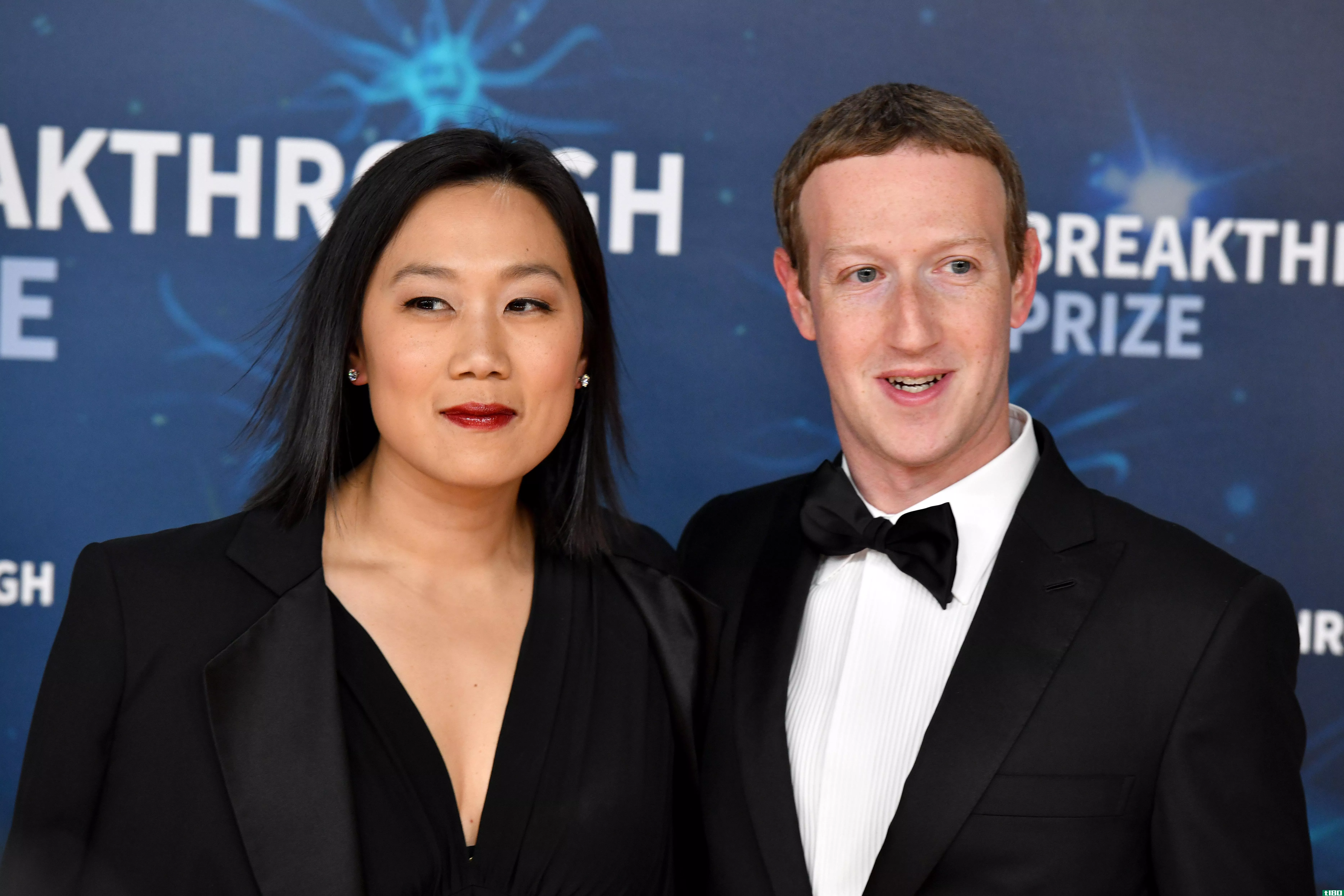由陈扎克伯格倡议资助的科学家敦促facebook首席执行官遏制错误信息