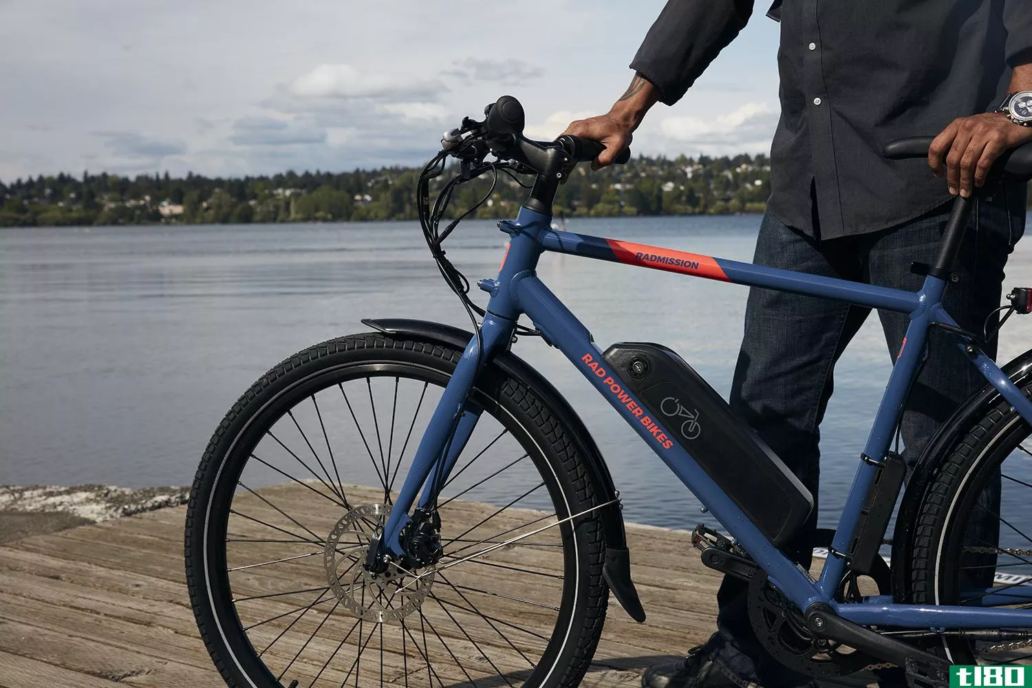 rad电动自行车的最新型号radmission是它迄今为止最薄最便宜的电动自行车