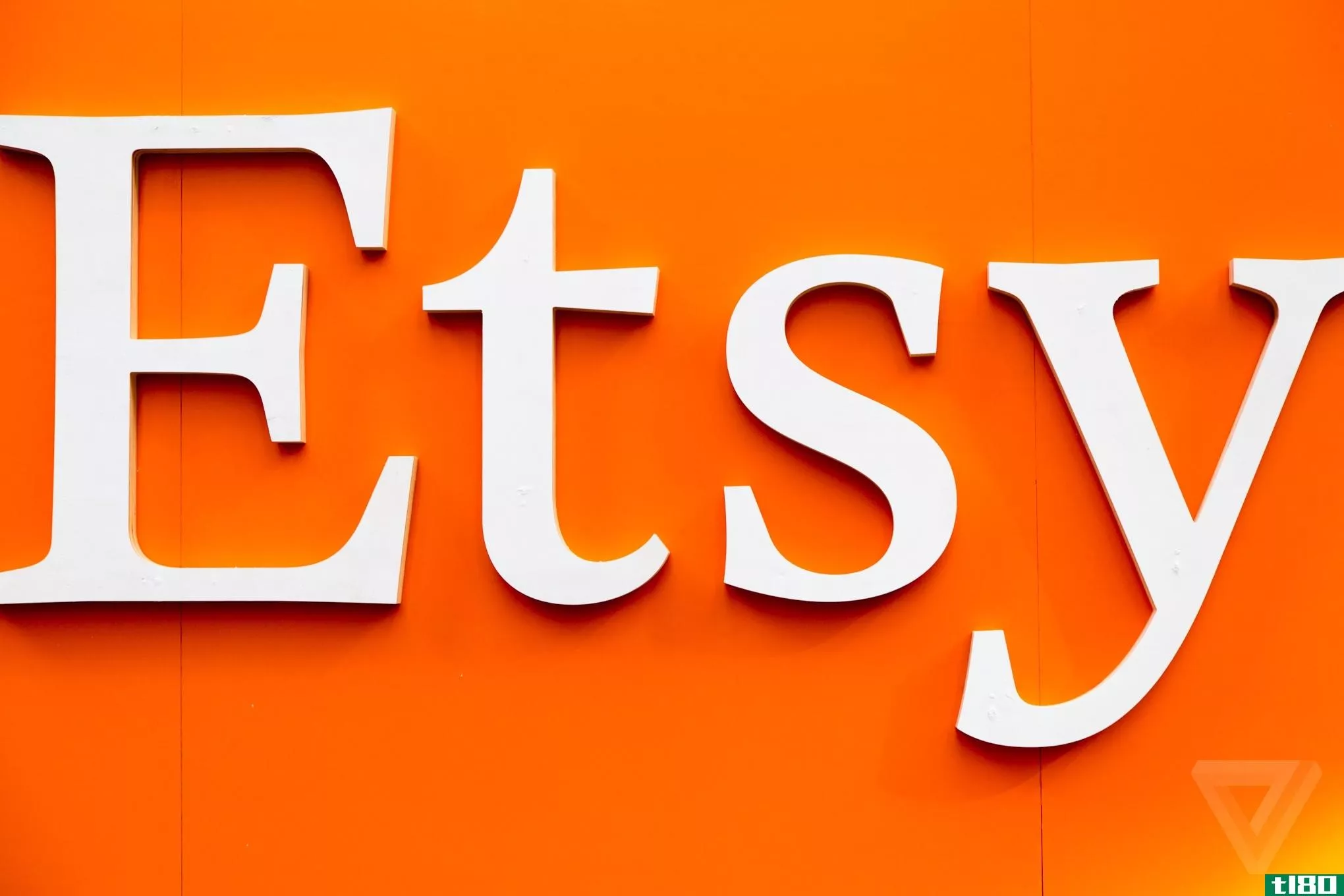 etsy告诉卖家，它将为他们的商品做广告，并从中大幅度减价
