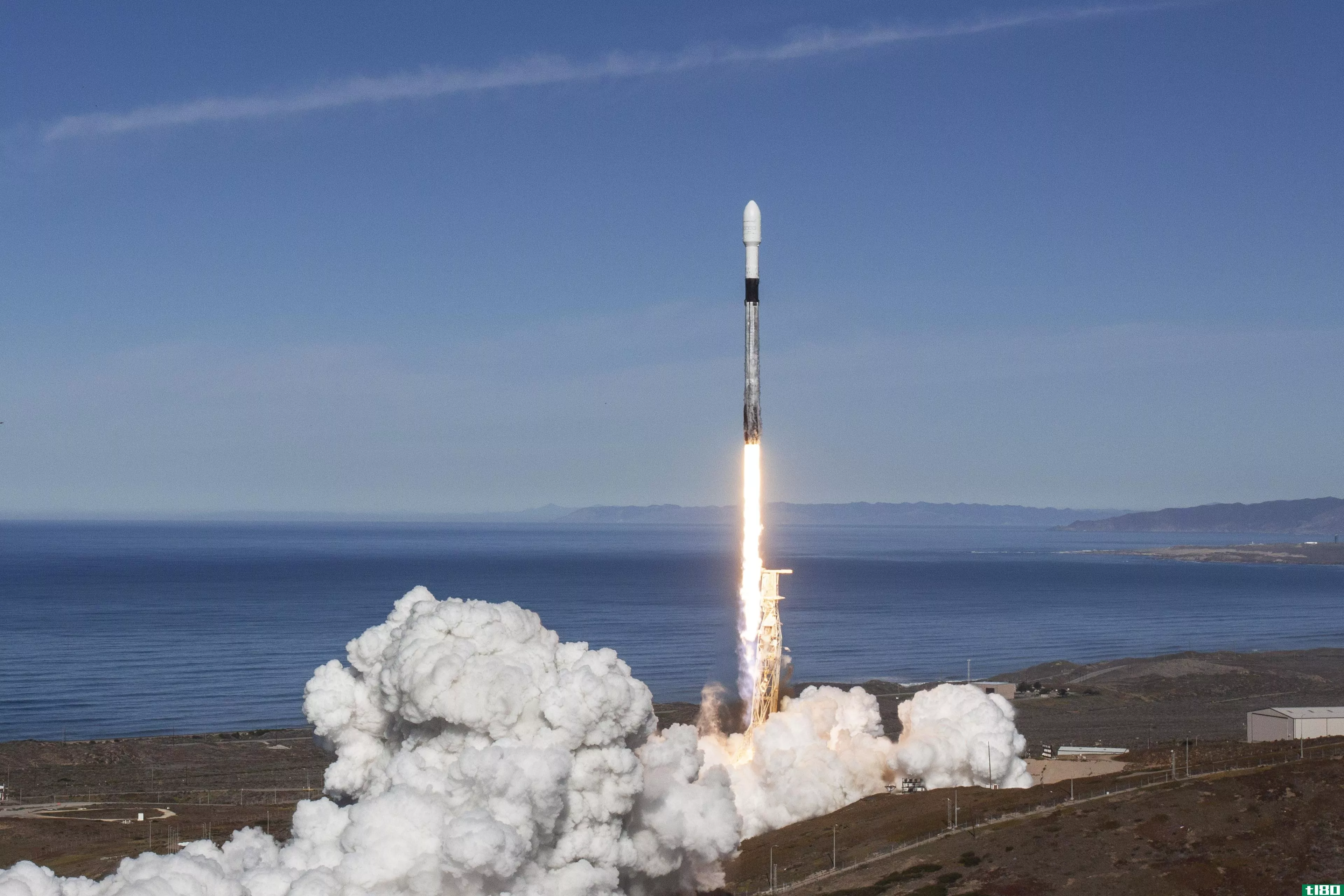 spacex的下一次starlink发射将推动三颗搭便车的卫星进入轨道
