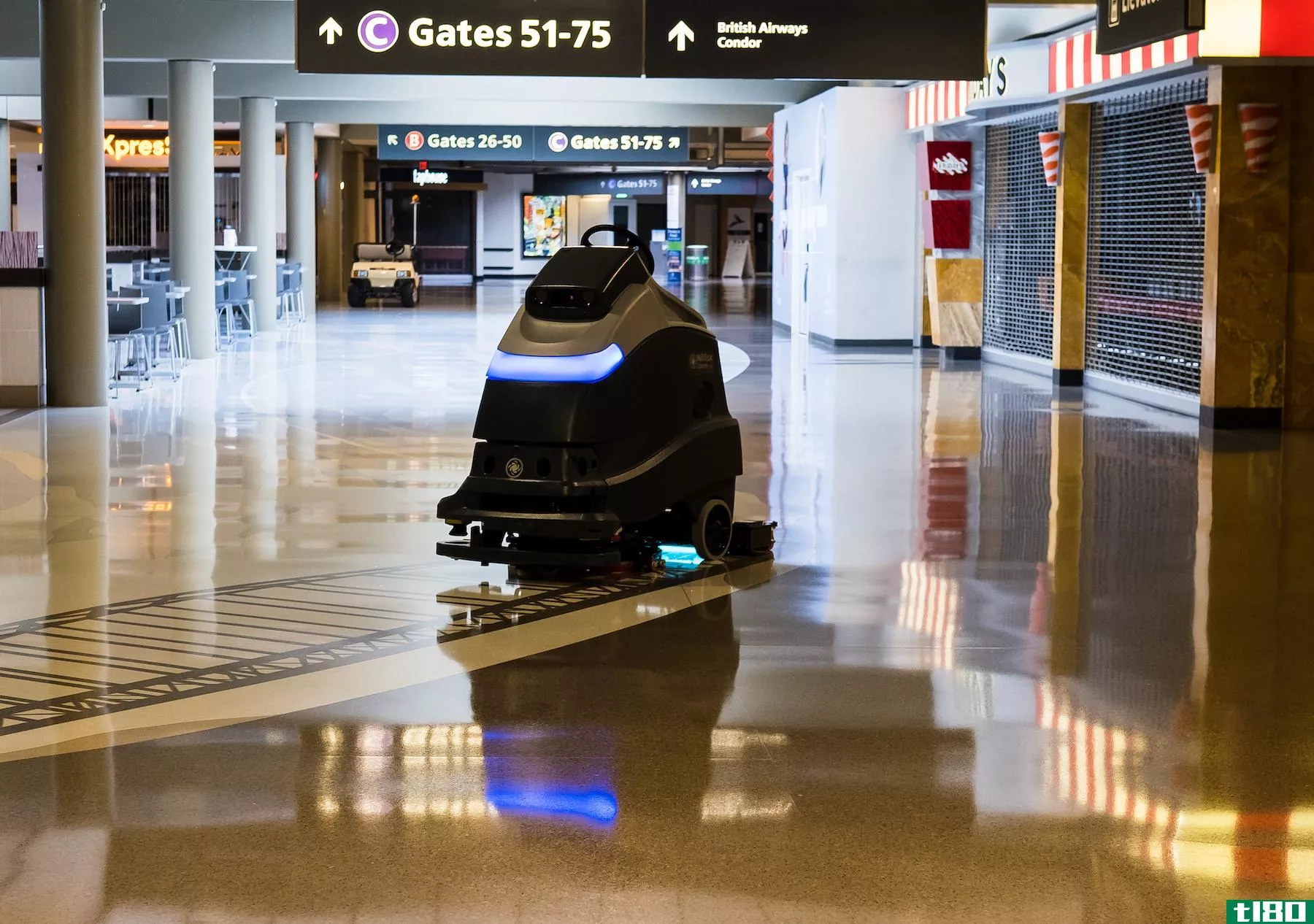 匹兹堡机场是美国第一个使用紫外线清洗机器人的机场