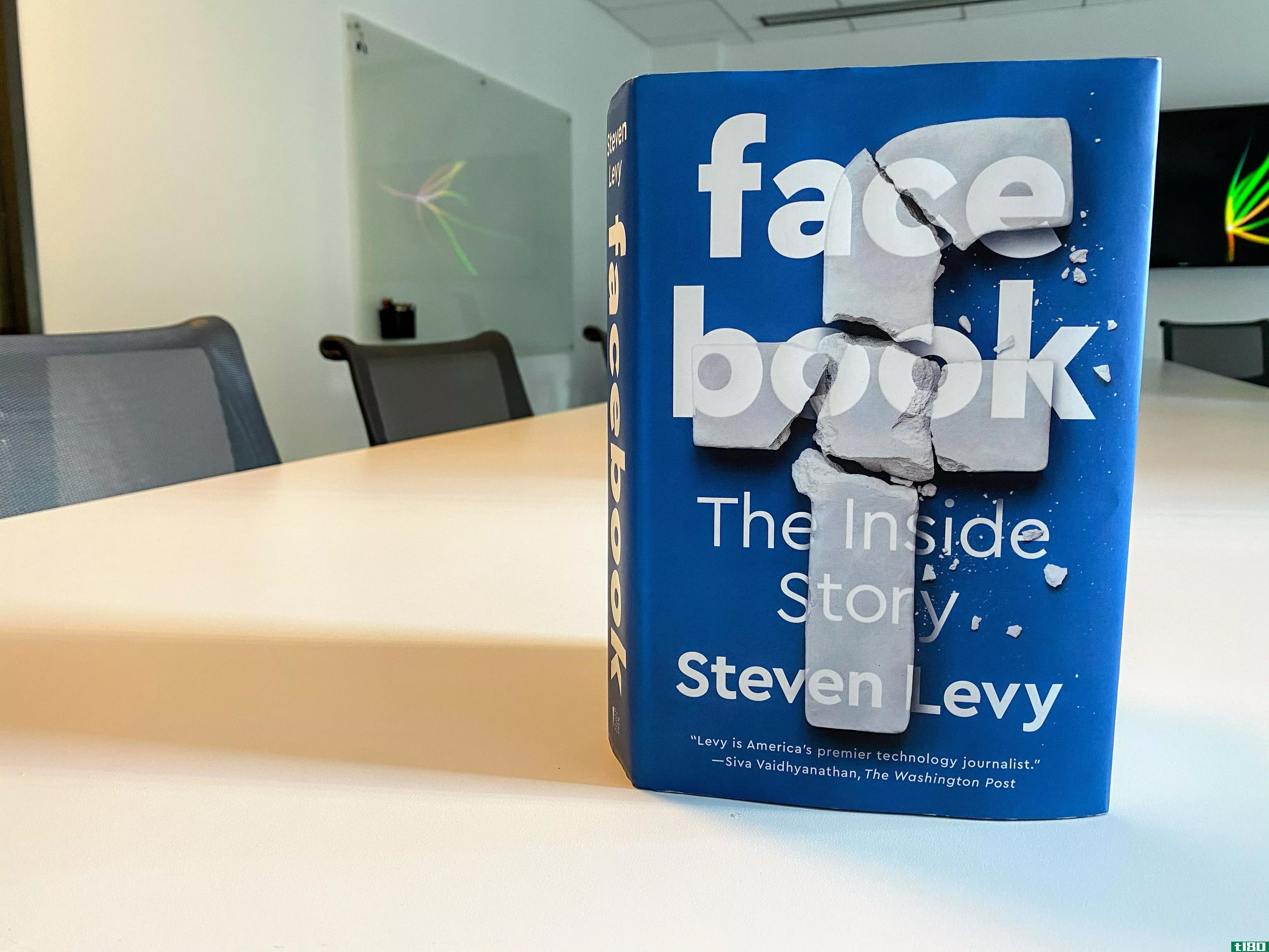 《facebook：内幕》作者史蒂文•利维（stevenlevy）讲述了该公司与苹果（apple）和谷歌（google）的比较