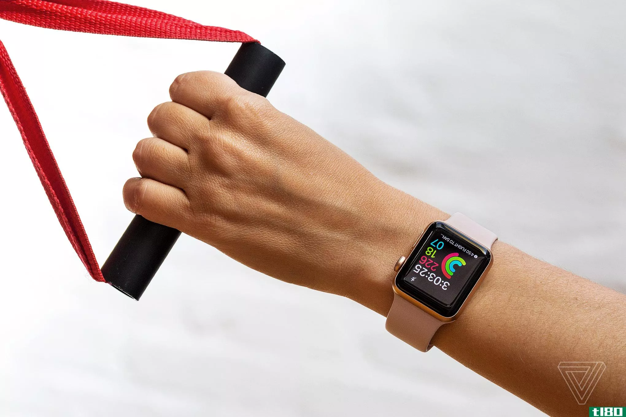您可以在百思买以179美元的价格买到苹果手表系列3智能手表