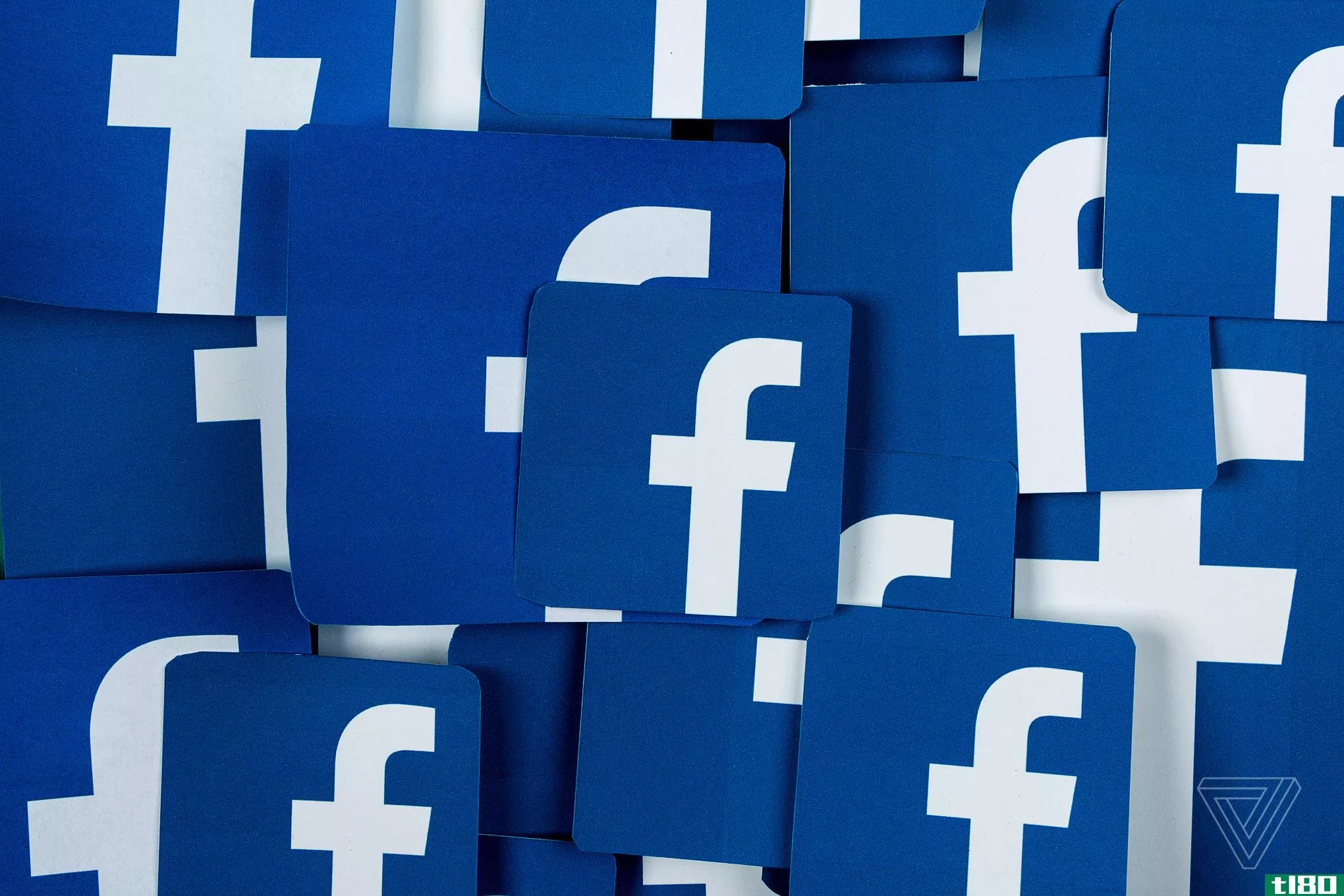 facebook告诉群管理员考虑添加有色人种作为版主