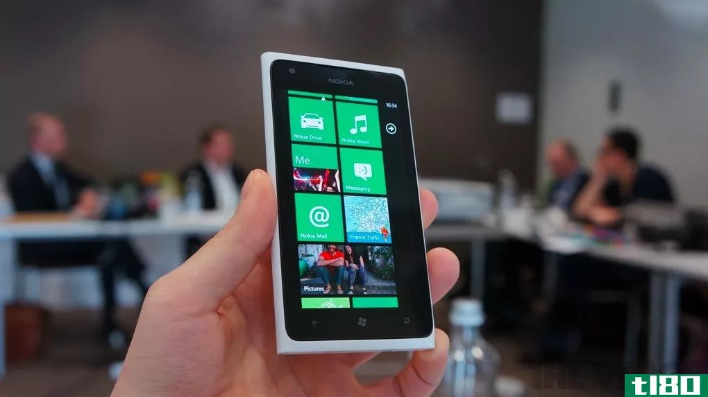 wpcentral表示，诺基亚正在推动lumia900成为at&t销售代表的主要手机