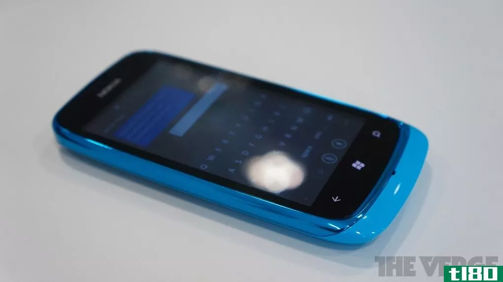诺基亚lumia 610图片、视频和动手预览