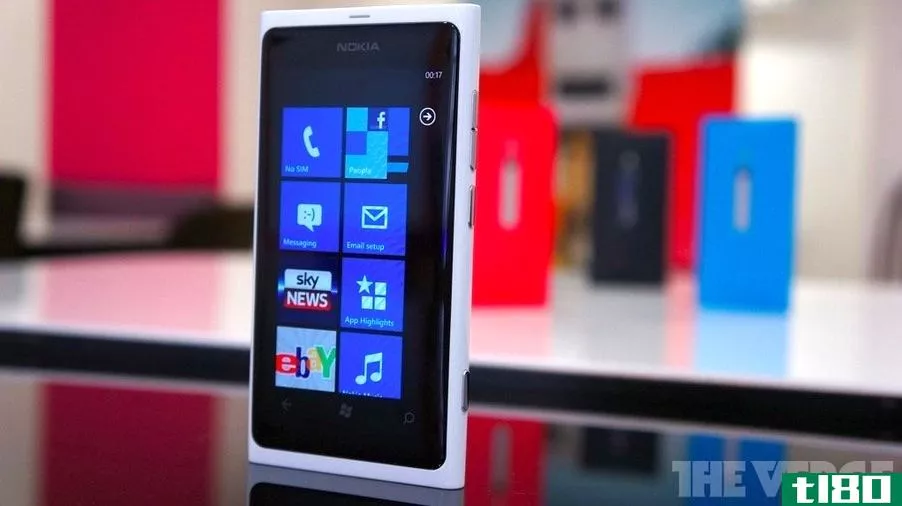 诺基亚计划在2月份在欧洲发布白色lumia 800