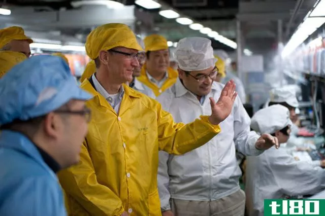 蒂姆库克参观富士康在郑州的最新iphone生产线