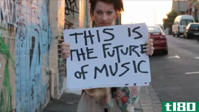 阿曼达·帕尔默在打破新专辑纪录后，称kickstarter为“音乐的未来”