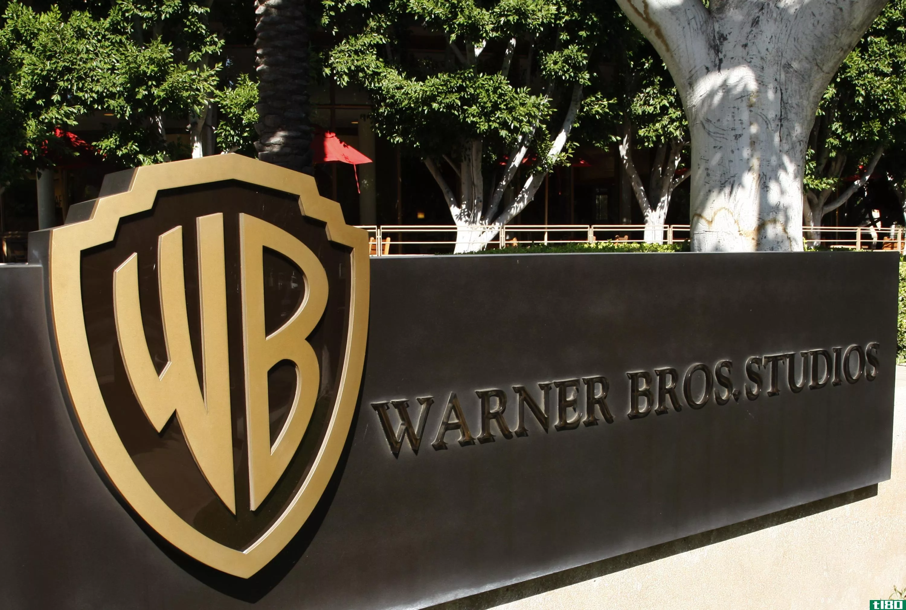 华纳兄弟与一家声称能预测电影成功的人工智能初创公司签约