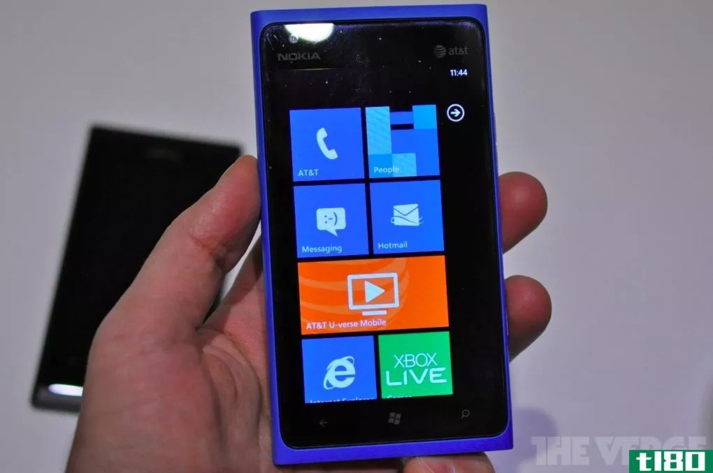 诺基亚lumia 900现可在微软零售店预购，首付25美元