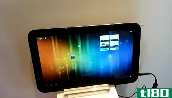东芝展示带电视调谐器的13.3英寸android 4.0平板电脑