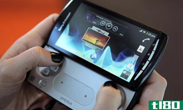 索尼移动为xperia play发布android 4.0测试版
