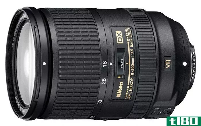 尼康18-300mm f/3.5-5.6镜头拥有世界上最高的变焦比，6月份以999.95美元的价格出局