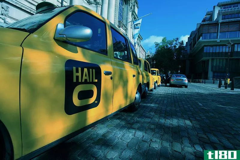 据报道，优步在出租车应用程序大战中失去优势，竞争对手海露（hailo）筹集了大笔资金