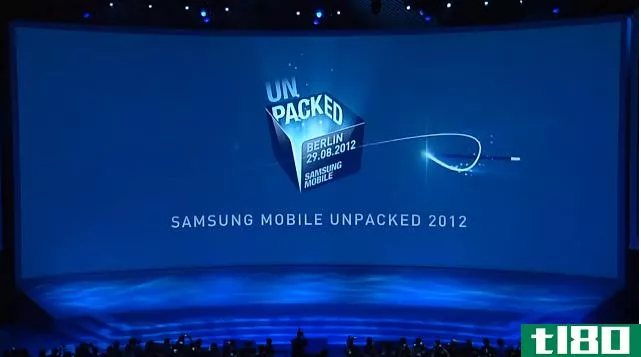 看看这个：三星在2012年国际电子消费品展览会上的手机拆包活动，有着不可思议的怪异