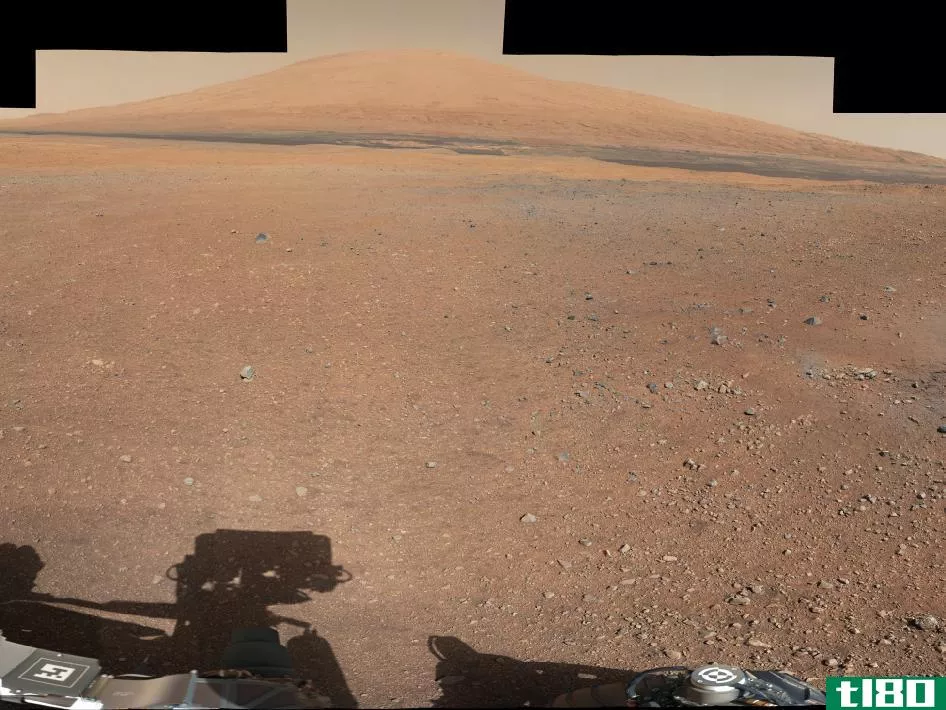 用美国宇航局360度全景图片探索好奇号火星登陆点