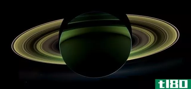 一张美国航天局的新照片显示了土星黑暗的一面